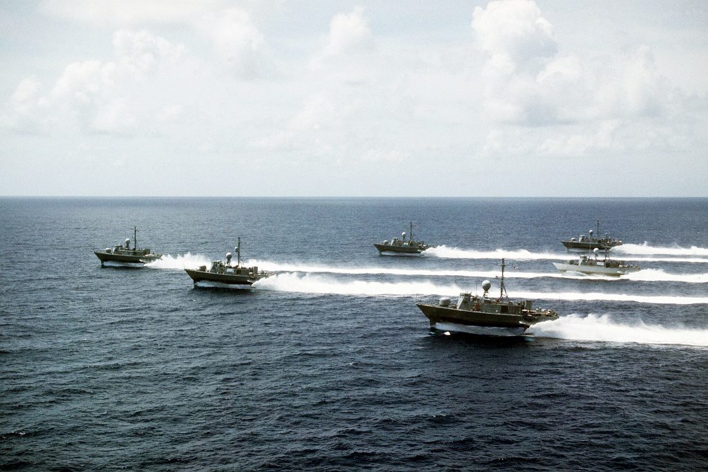 PH2 DOUGLAS F. MOONEY, Public domain, via Wikimedia Commons