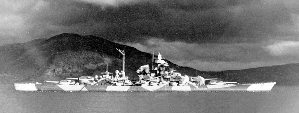 U.S. Naval Historical Center photograph NH 71390., Public domain, via Wikimedia Commons