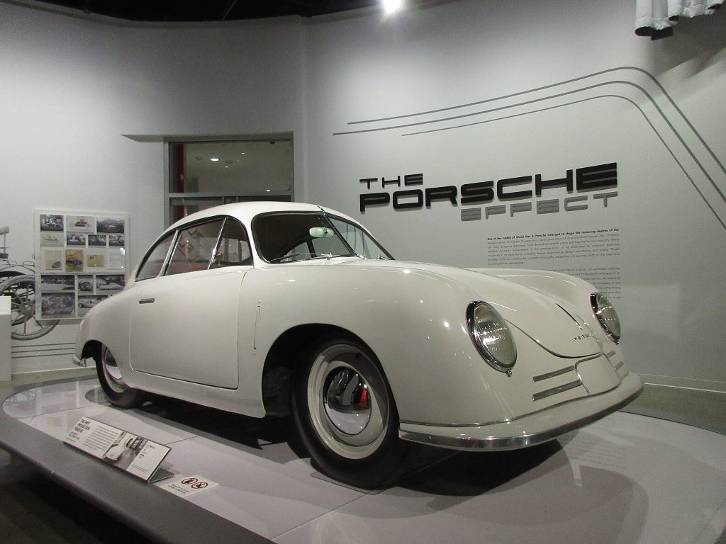 10 biler du bør oppleve på Petersen Museum i LA