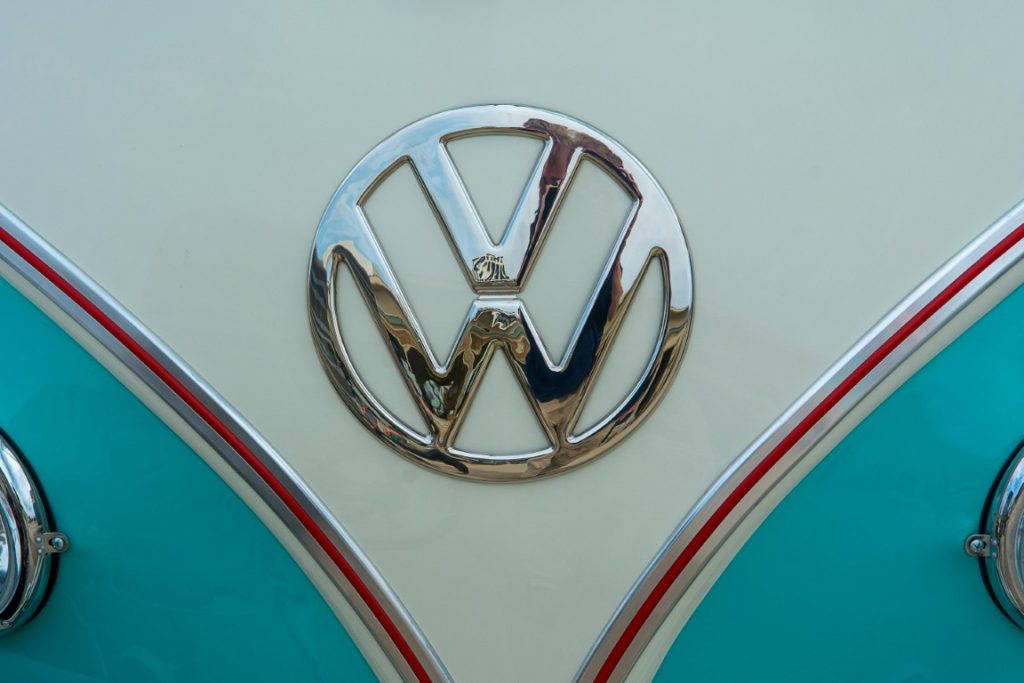 VW tilbakekaller biler – livsfarlig feil i airbag!