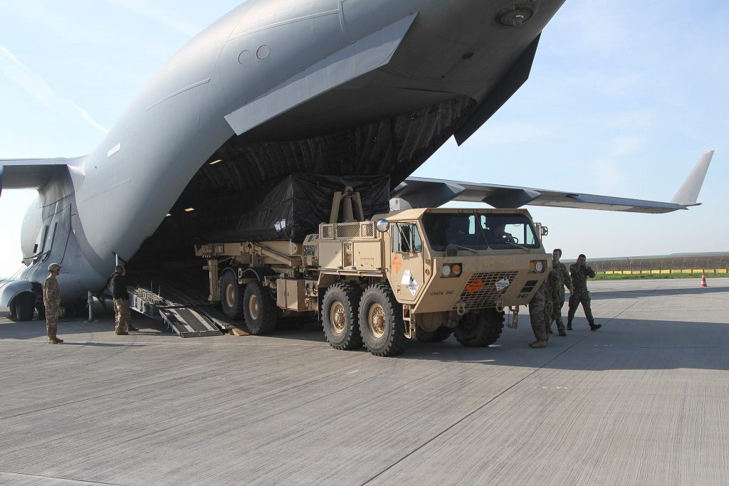 U.S. Army 10AAMDC by Sgt. 1st Class Jason Epperson, Public domain, via Wikimedia Commons