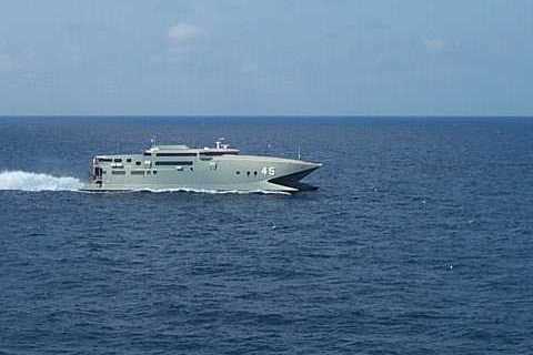 HMAS_Jervis_Bay.jpg: US Navyderivative work: -- saberwyn, Public domain, via Wikimedia Commons